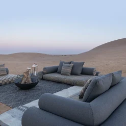 Sistema di sedute a pavimento Majlis per il lato sinistro*Jwana Hamdan Clearance