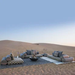 Sistema di sedute a pavimento Majlis per il lato sinistro*Jwana Hamdan Clearance