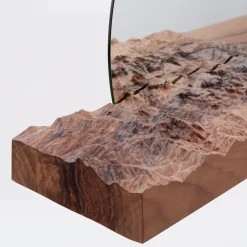 Specchio topografico Mezzocielo con mensola di Riccardo Vendramin*Dolomitisch Online