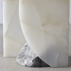 SST026 Tavolino scultoreo in marmo onice*Stone Stackers Discount