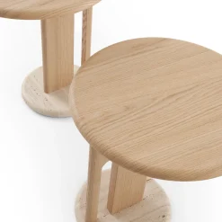 Tavolino Ambrogio Basso in rovere beige con base in marmo Travertino*Morica Design