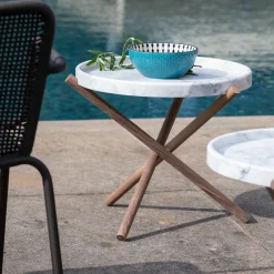 Tavolino con gambe in noce canaletto e marmo bianco carrara Lase*Veltha Outdoor Stone Design Online