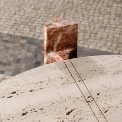 Tavolino da caffè in marmo Rosa Peralba e travertino Mostro Iv*MMOOS. Hot