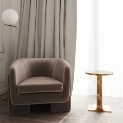 Tavolino Hani in marmo arancione con struttura metallica in finitura oro*L'Eccesso Sale