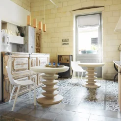 Tavolino in pietra calcarea Ondulation di Matali Crasset*Pimar Limestone Best