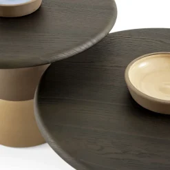 Tavolino Sablier con base in argilla e piano impiallacciato in rovere Laguna*Morica Design Clearance