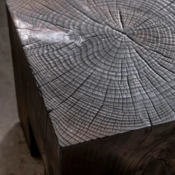 Tavolino Skelly Cube con finitura color carbone*Riccardo Monte Hot