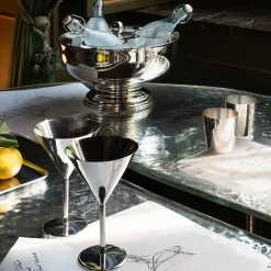 Tavolo alto di Massimiliano Locatelli-CLS Architetti*Glas Italia New