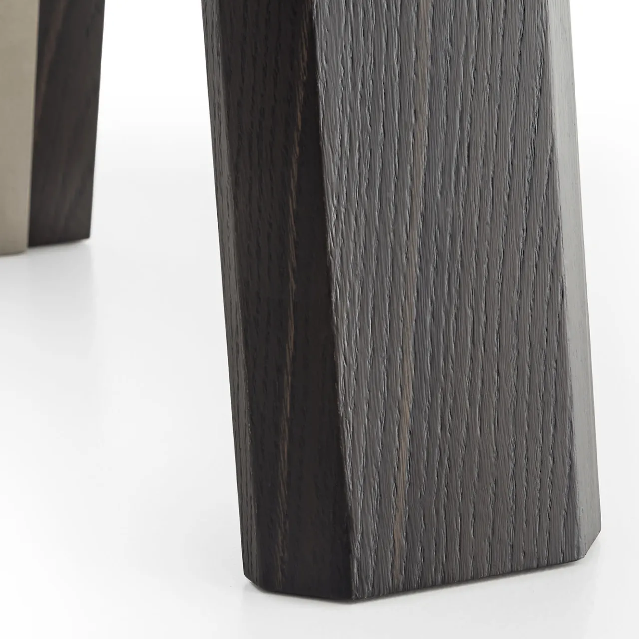 Tavolo Bridge Patagonia effetto marmo e rovere*Morica Design