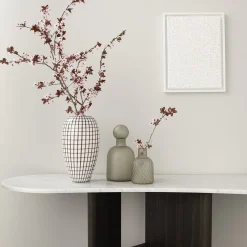 Tavolo console Tetris con piano in marmo e gambe in legno di quercia Laguna*Morica Design Hot