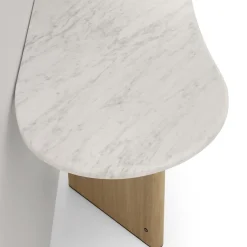 Tavolo console Tetris con piano in marmo di Carrara e gambe in legno di quercia*Morica Design New