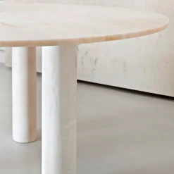 Tavolo da pranzo Rosa Portogallo Marble Lovemelovemenot di Michael Anastassiades*Salvatori Discount
