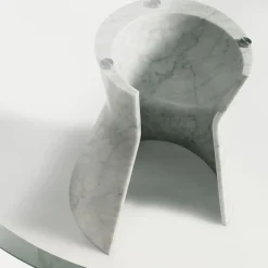 Tavolo Embrace con piano in cristallo di Gritti Rollo*MGM Marmi e Graniti