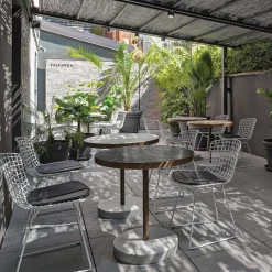 Tavolo Rene Bistro in Bianco Nuvolato Lost Stone di Piero Lissoni*Salvatori