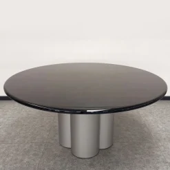 Tavolo rotondo in pelle di capra blu*Extroverso Sale