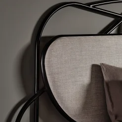 Testiera Yvette di Chiara Andreatti*Gebrüder Thonet Vienna GmbH (GTV) – Wiener GTV Design Sale